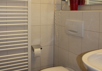 Ferienwohnung Allgäu Bad Hindelang - Badezimmer und WC